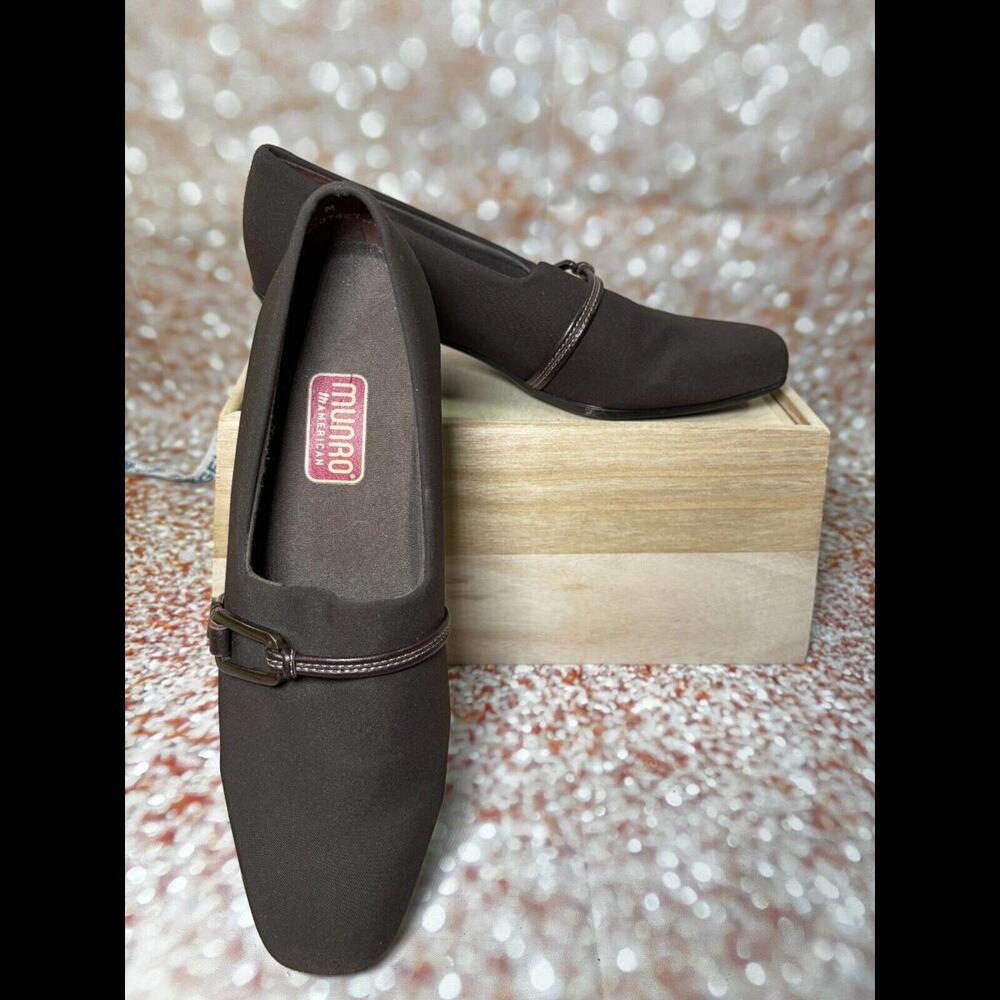 ($200 Retail) Cindi Block‎ Heel Pump (Women) Munro size 6.5 Brown